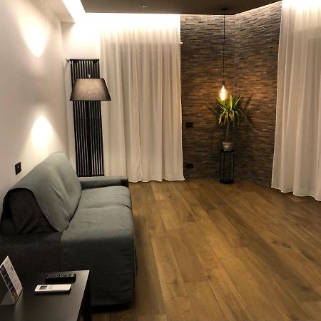 Borgiarooms Luxury Apartment 밀라초 외부 사진