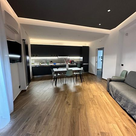 Borgiarooms Luxury Apartment 밀라초 외부 사진