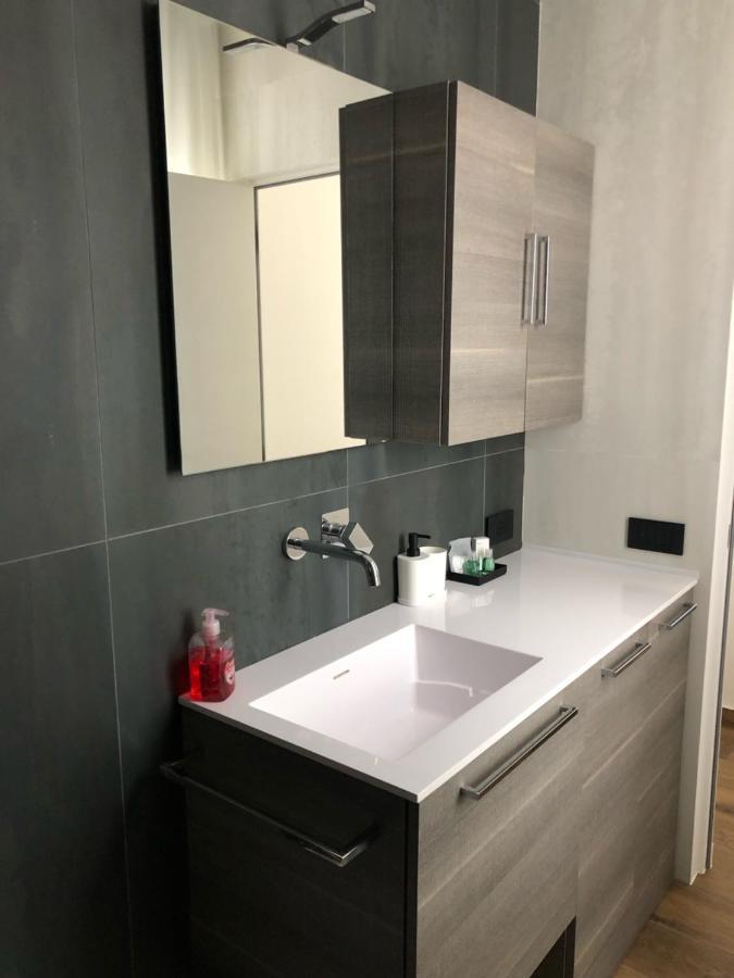 Borgiarooms Luxury Apartment 밀라초 외부 사진