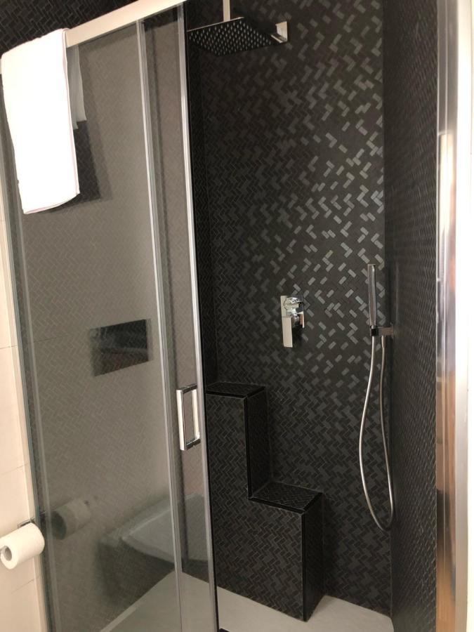 Borgiarooms Luxury Apartment 밀라초 외부 사진