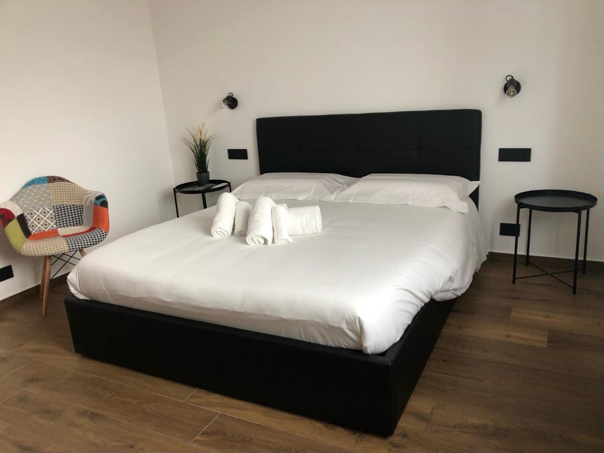 Borgiarooms Luxury Apartment 밀라초 외부 사진