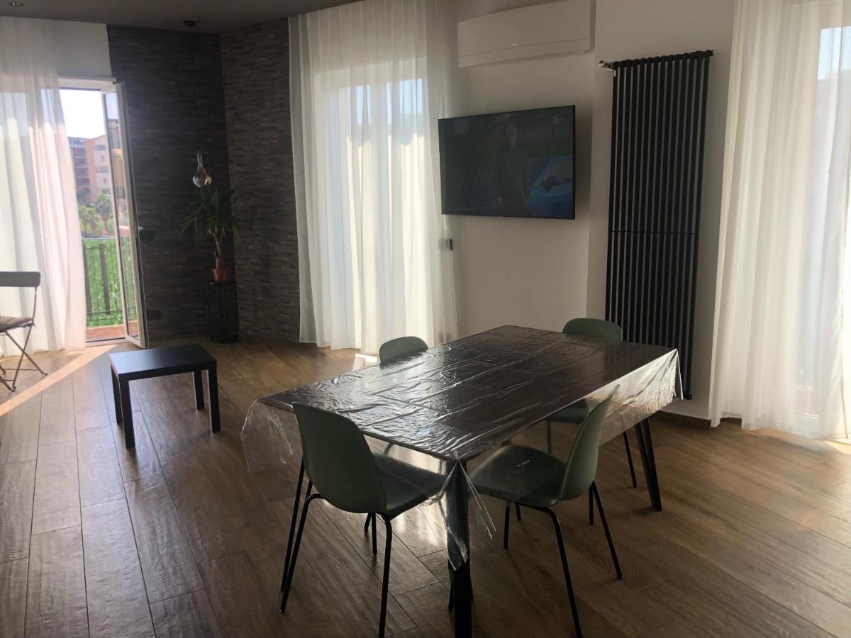 Borgiarooms Luxury Apartment 밀라초 외부 사진