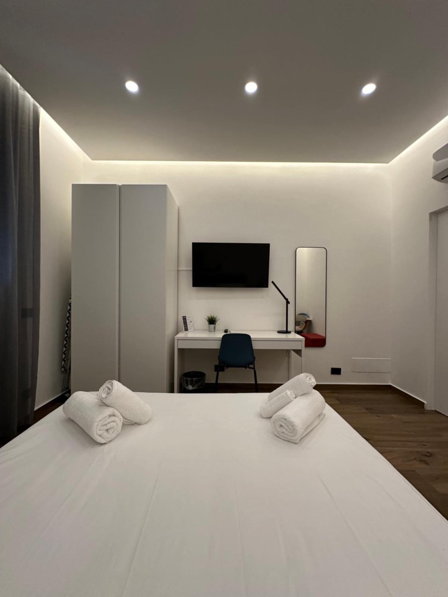 Borgiarooms Luxury Apartment 밀라초 외부 사진