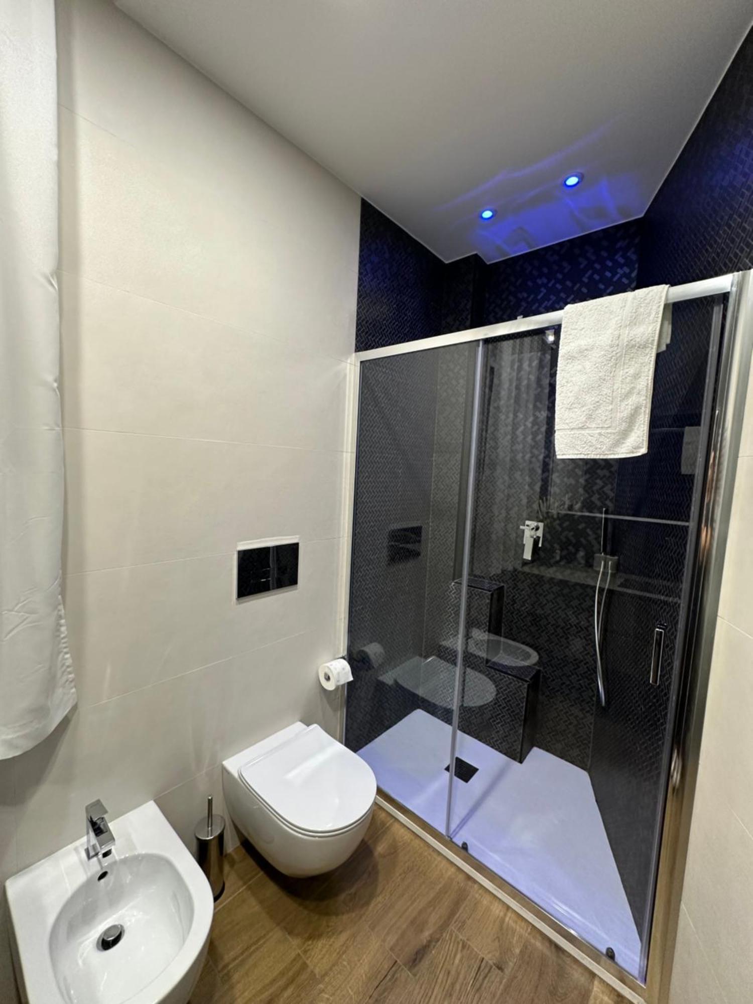 Borgiarooms Luxury Apartment 밀라초 외부 사진