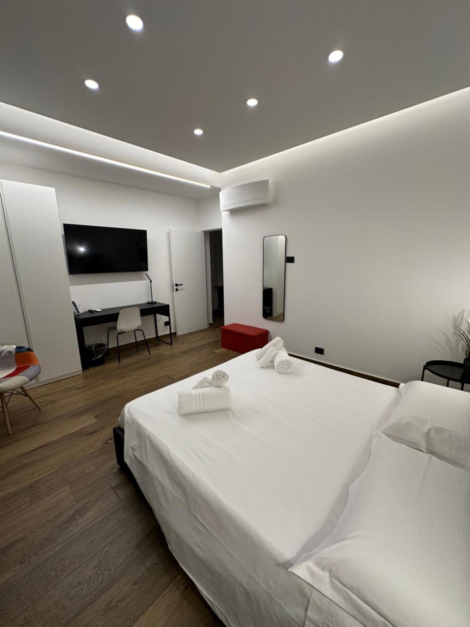 Borgiarooms Luxury Apartment 밀라초 외부 사진