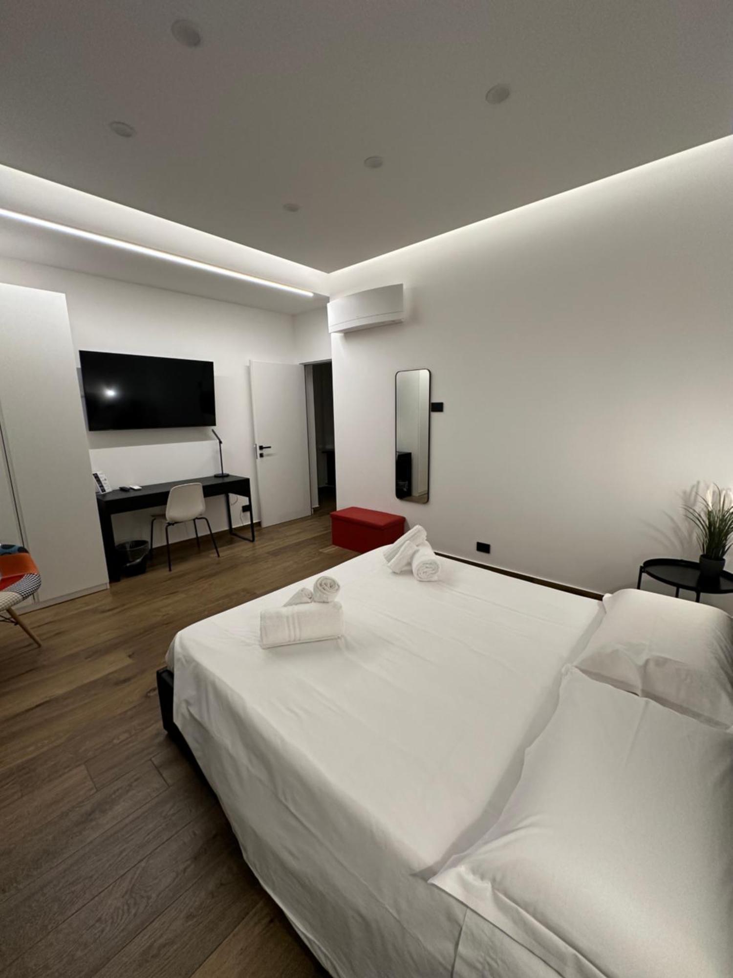 Borgiarooms Luxury Apartment 밀라초 외부 사진