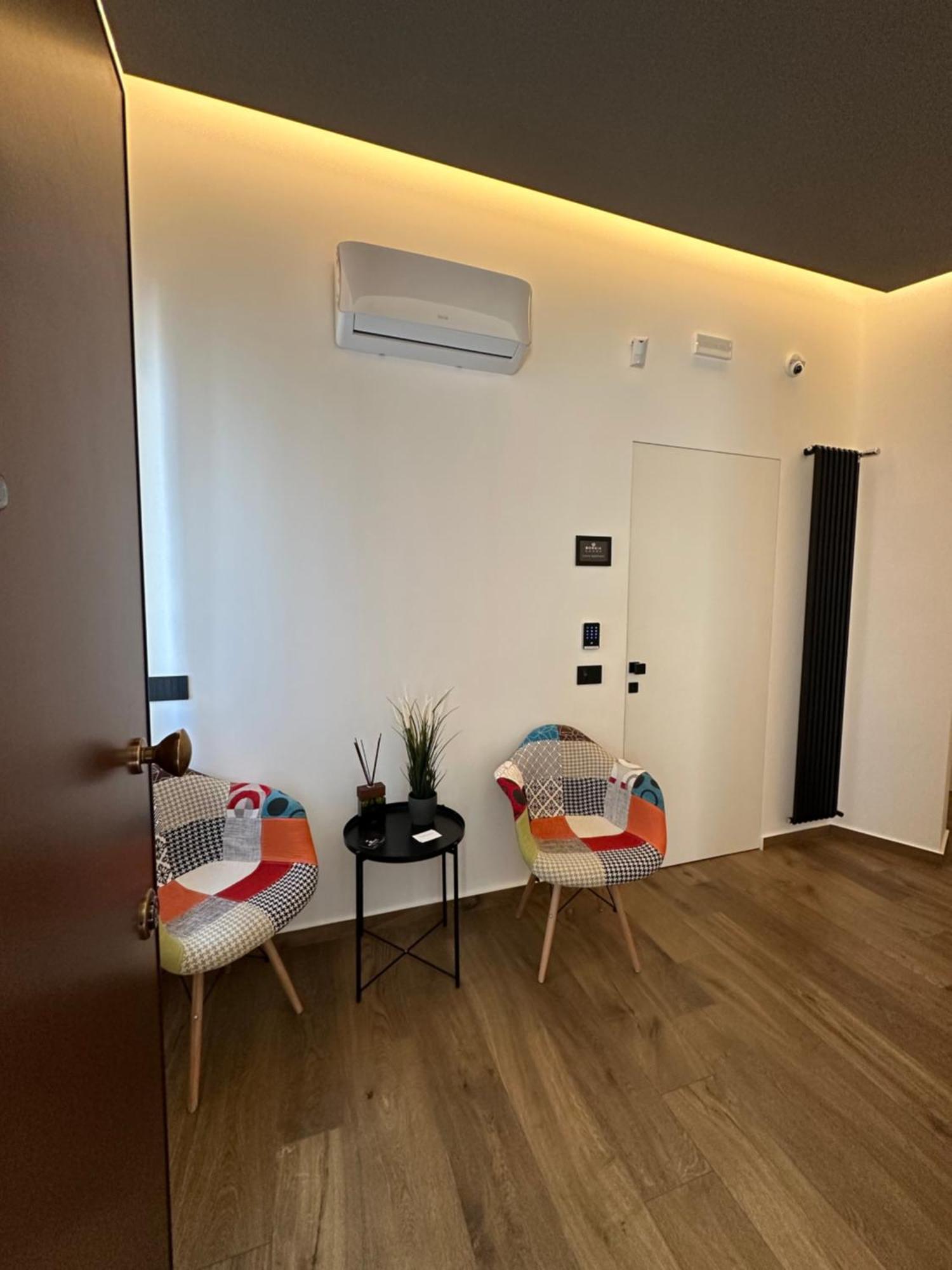 Borgiarooms Luxury Apartment 밀라초 외부 사진