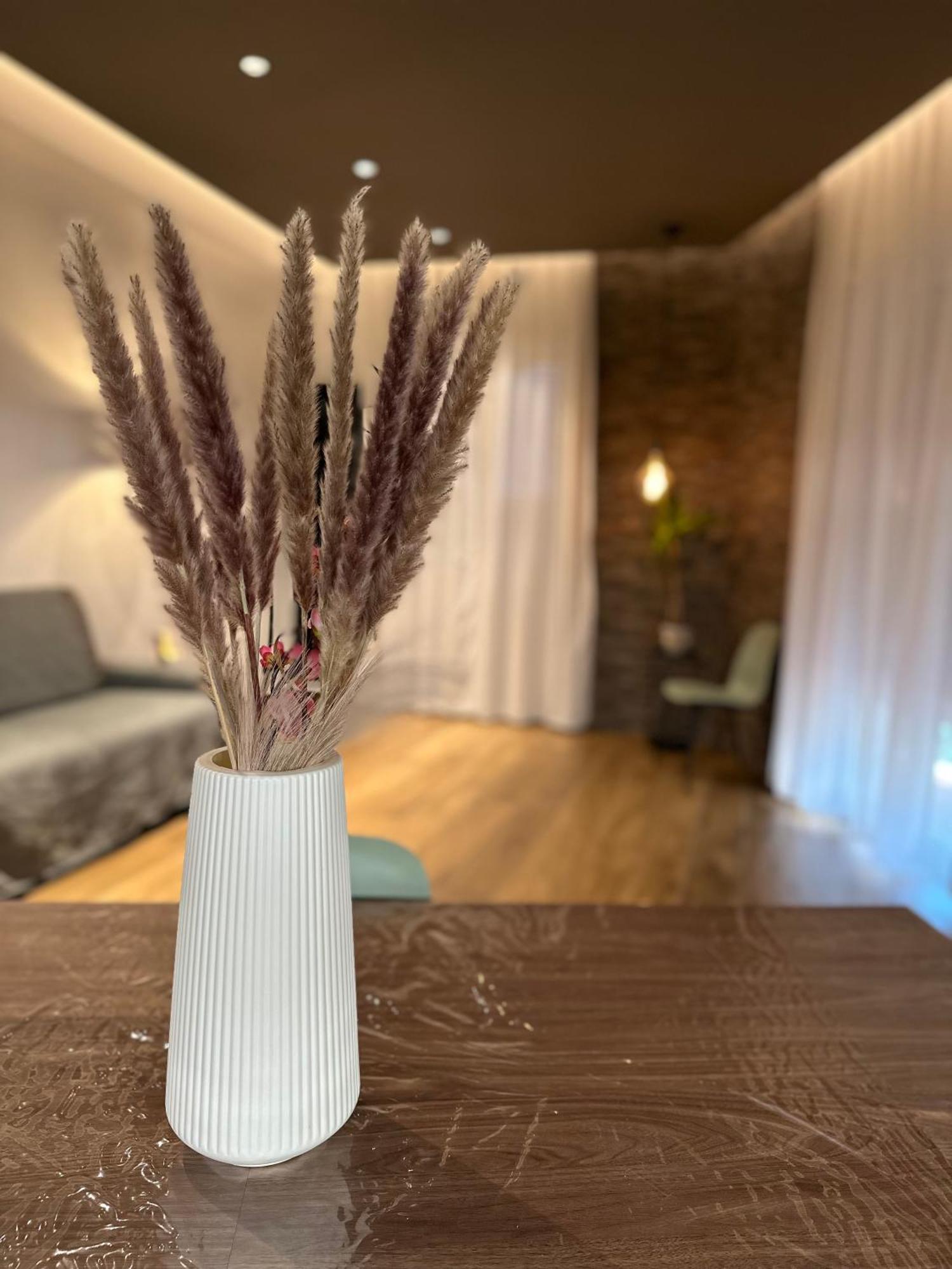 Borgiarooms Luxury Apartment 밀라초 외부 사진